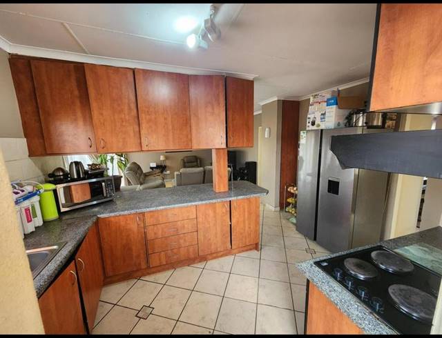 3 BEDROOM HOUSE FOR SALE IN THE ORCHARDS